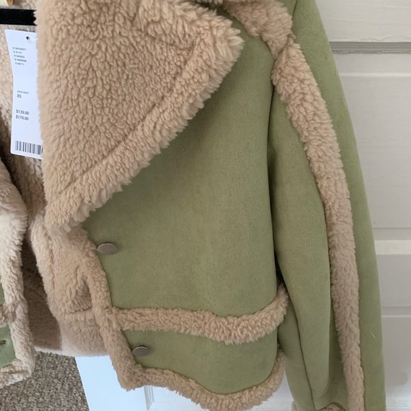 Urban Outfitters Chloe Faux Shearling Cropped Jacket - Picture 4 of 7